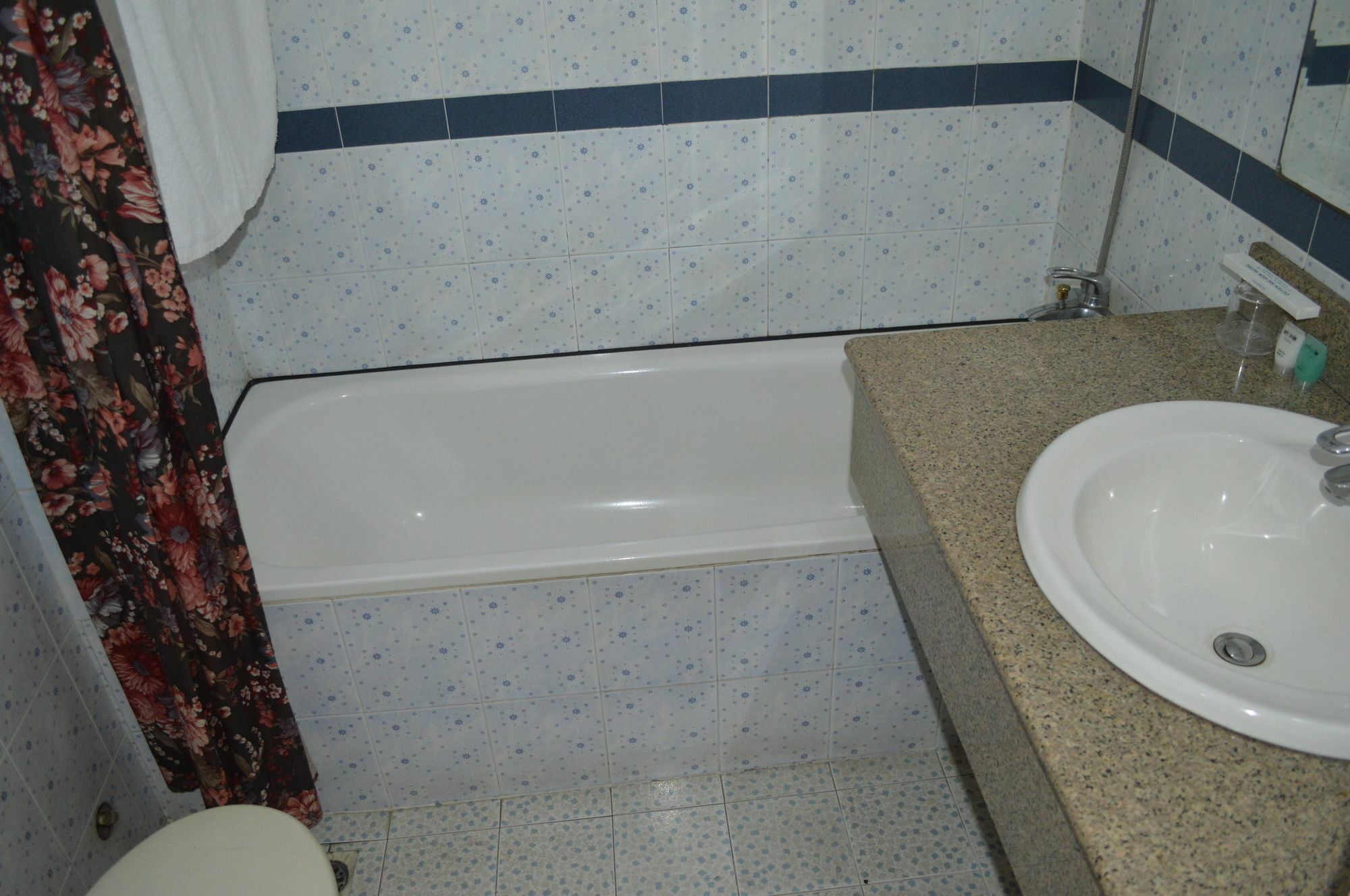 Duyen Sai Gon Hotel Ho Chi Minh City Bagian luar foto